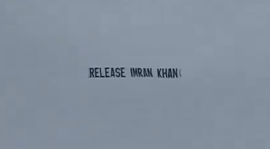 &lsquo;Release Imran Khan&rsquo; banner flies over New York stadium during Pakistan, India match