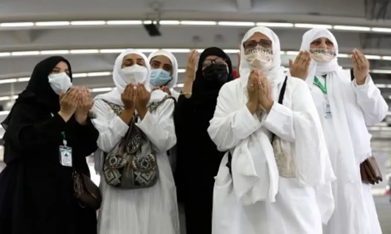 Essential items for women pilgrims during Hajj season