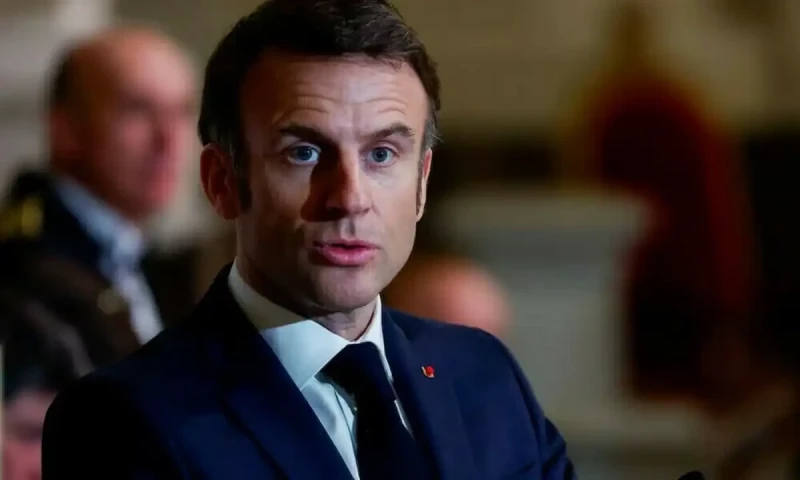 Macron says French will &lsquo;make the right choice&rsquo; in snap polls