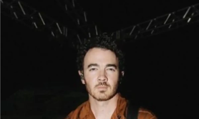 Kevin Jonas gets cancerous mole removed, encourages fans to get skin checked