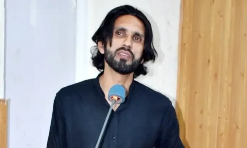 Poet Ahmed Farhad released following AJK High Court&rsquo;s bail order