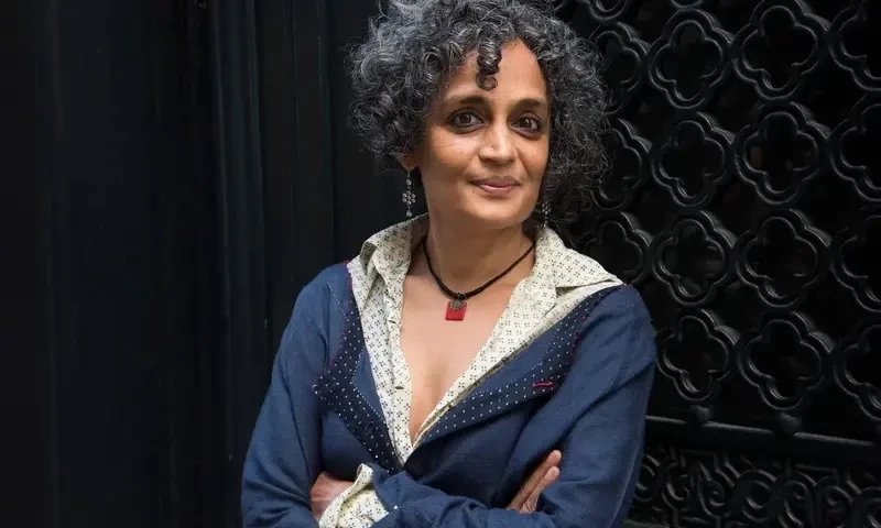 Arundhati Roy to be prosecuted for Kashmir speech under India&rsquo;s anti-terror law