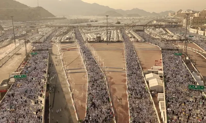 At least 19 Hajj pilgrims die from extreme heat in Saudi Arabia