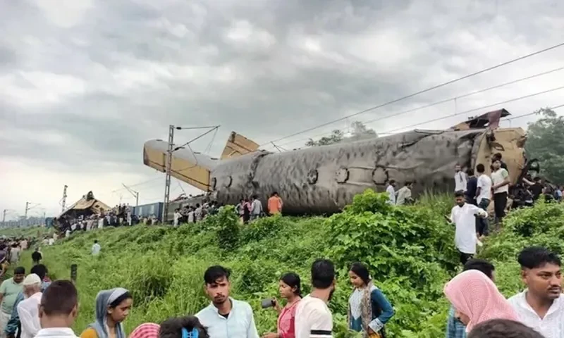 Railway collision in eastern India kills 15, injures several