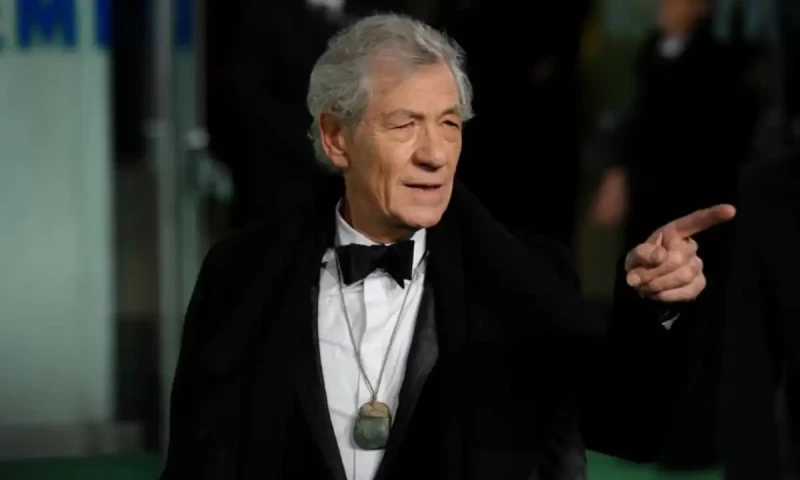 &lsquo;Lord of the Rings&rsquo; star McKellen hospitalised after stage fall