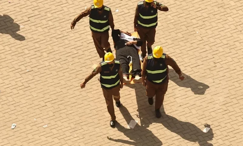 Videos purportedly showing Hajj pilgrims&rsquo; bodies go viral