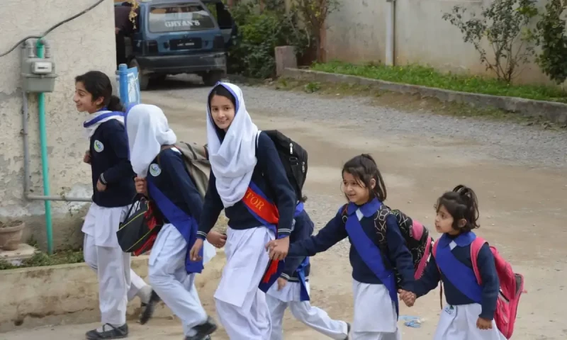 Government schools introduce &lsquo;no bag policy&rsquo; for children in Islamabad