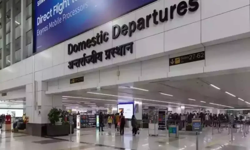 Indian teen detained for making fake bomb threat at Delhi aisport