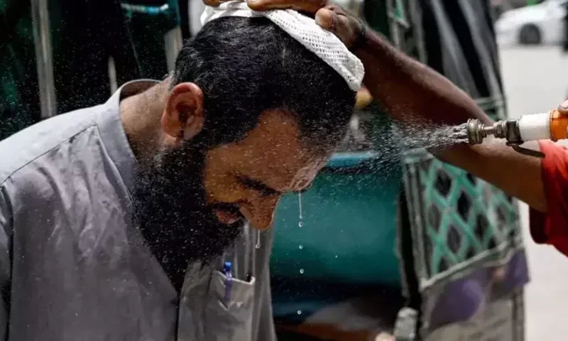 Over 17 killed in Karachi as city swelters under hot weather