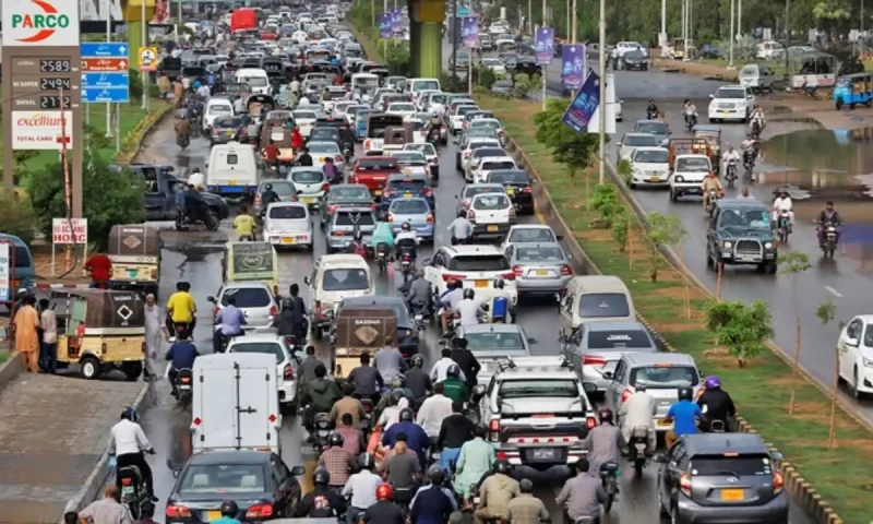 Traffic police issues a plan for JI protest at Shahrah-e-Faisal today