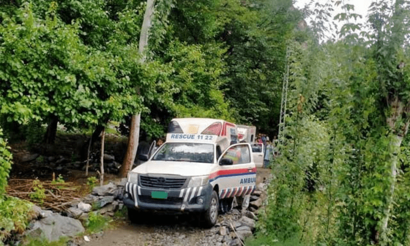 Tourist vehicle plunges into ravine in Gilgit, 4 killed