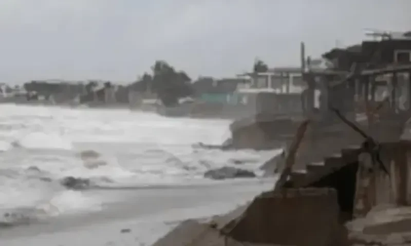 7.2 magnitude earthquake triggers tsunami threat in Peru