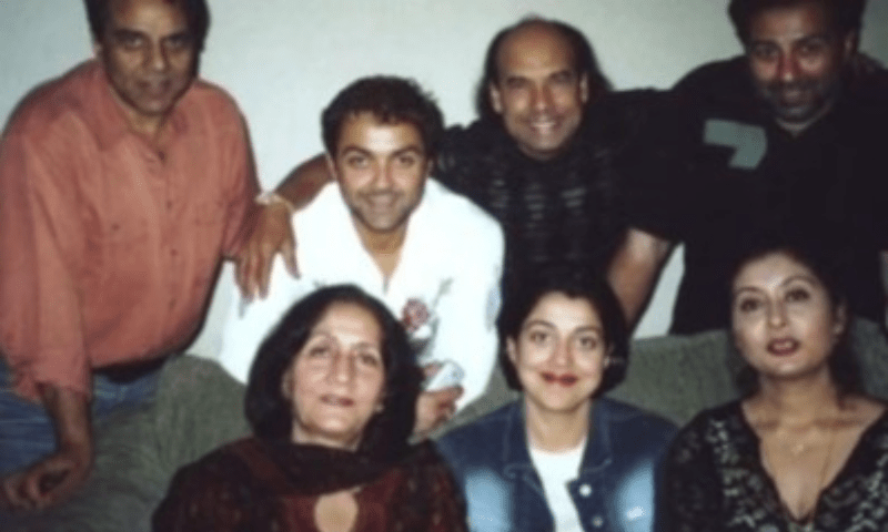 Dharmendra family photo sparks speculation as mystery person revealed