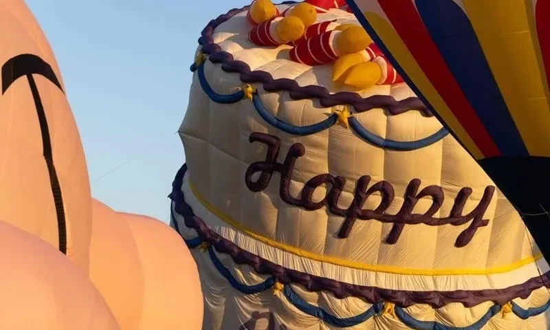 Judge converts courtroom into birthday celebration for minor child