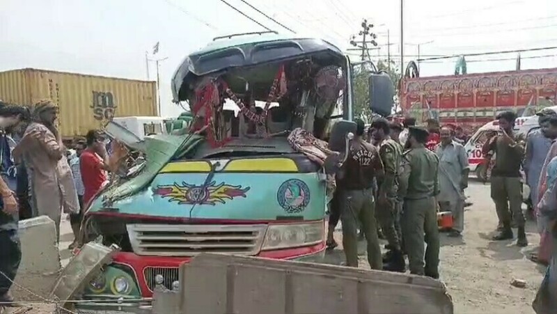 Picnic bus crash kills 7 people of the same family in Karachi