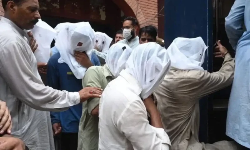 TikToker Ayesha Akram &lsquo;forgives everyone&rsquo; in Minar-e-Pakistan assault case