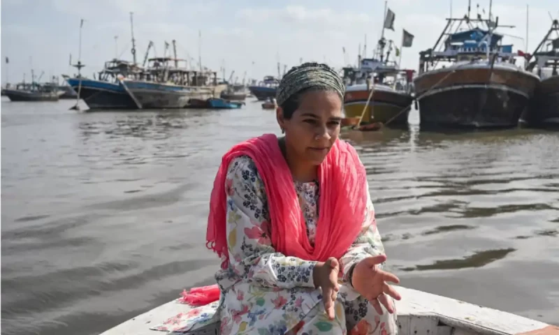 The midwife on the frontline of climate change on Pakistan&rsquo;s islands