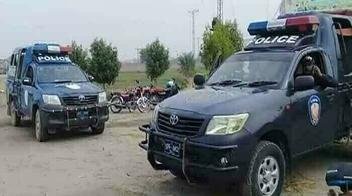 Two police personnel martyred in attack on checkpoint in Kandhkot