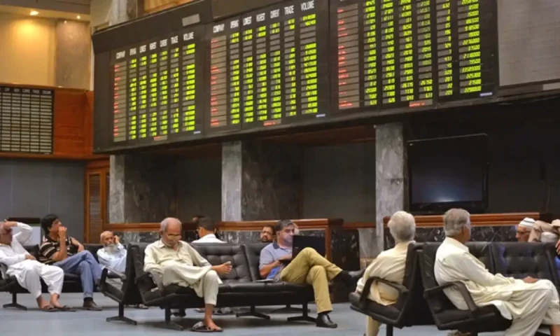 PSX sees bullish trend, gains 353 points