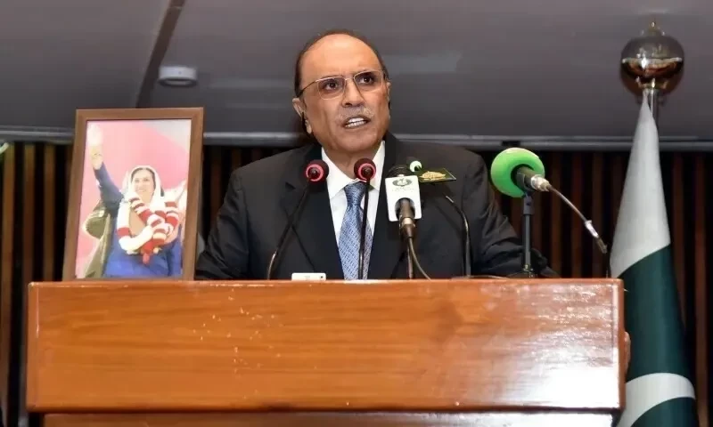 President Zardari enacts law allowing retired judges on election tribunals