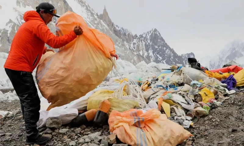 Dubai&rsquo;s Mashreq launches mountain cleanup mission in Pakistan&rsquo;s K2 and Broad Peak Ranges