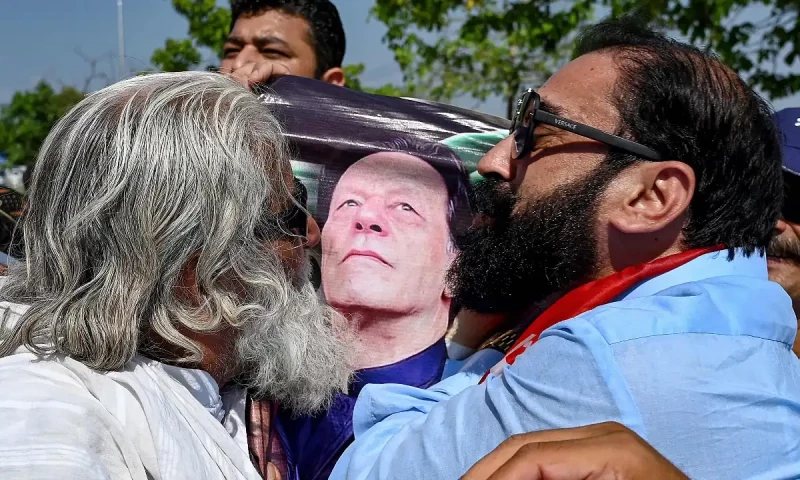 Hopes for release of Khan, Bibi dashed as both arrested in new state gifts case