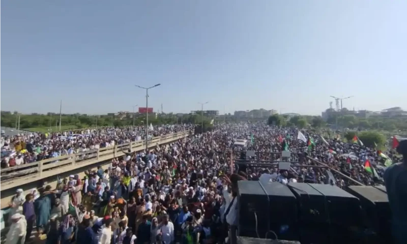 TLP&rsquo;s Faizabad sit-in enters second day, disrupts traffic