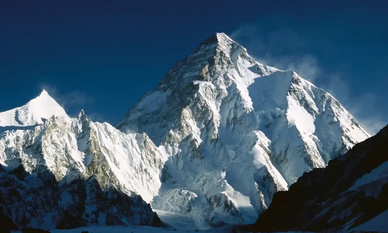 Pakistani porter accompanying foreigners dies on way to K2