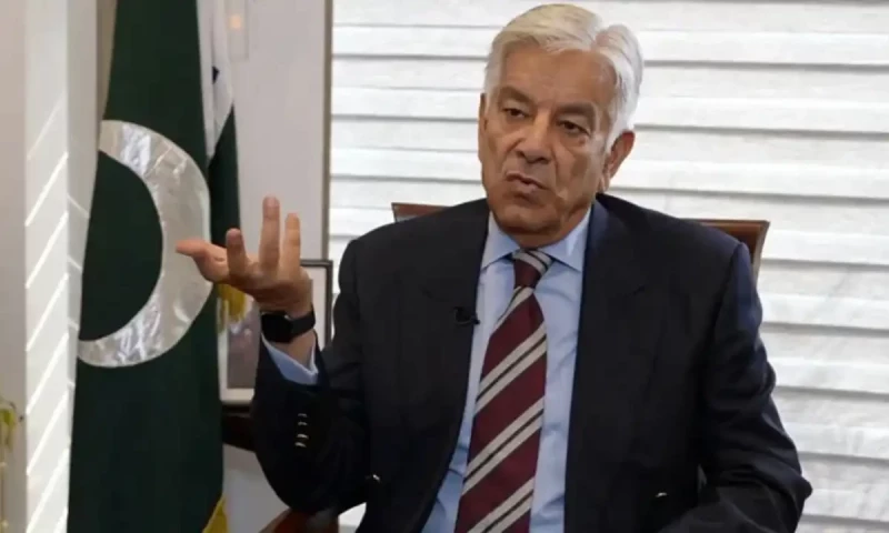Khawaja Asif warns of &lsquo;constitutional meltdown&rsquo;, says elections could be annulled