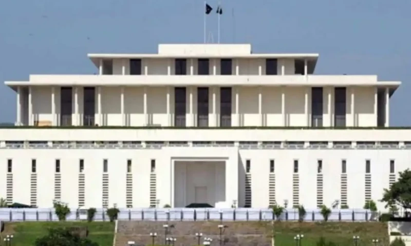 PPP, PML-N agree to reach decisions regarding PTI &lsquo;through consensus&rsquo;