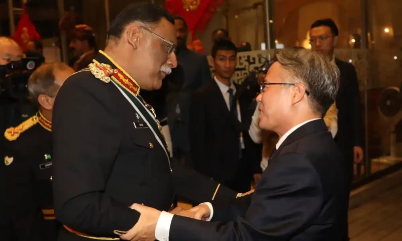 CJCSC Gen Mirza underscores Pakistan&rsquo;s commitment to &lsquo;work closely&rsquo; with China on CPEC