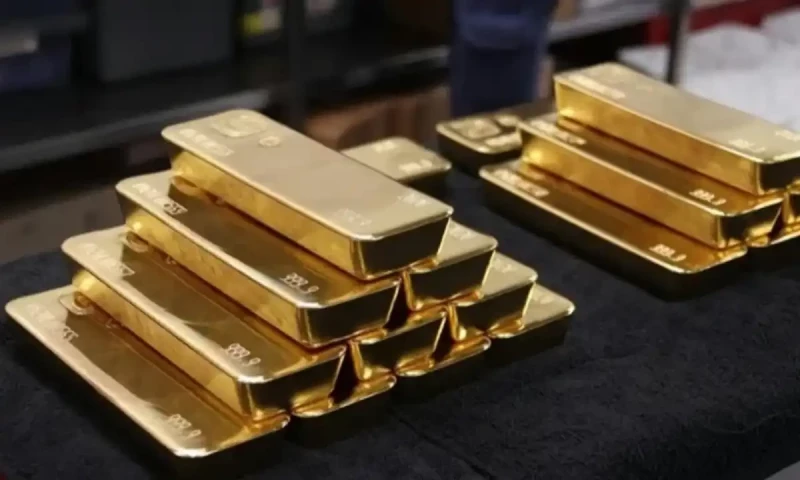 Gold rates decline Rs500 in Pakistan, intl market