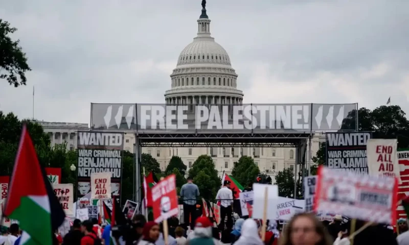 Protests and politics as Israel&rsquo;s Netanyahu addresses US Congress