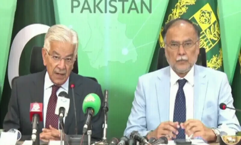 Khawaja Asif slams campaign against CJP Qazi Faez Isa