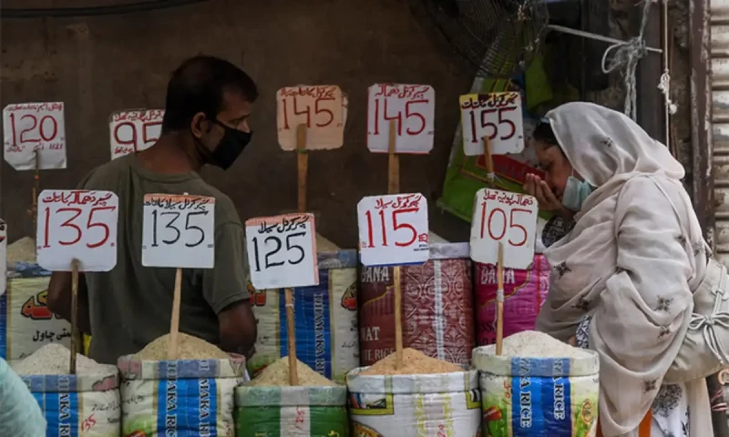 Pakistan&rsquo;s finance ministry forecasts July inflation of 12% to 13%