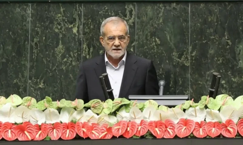 Iran&rsquo;s President Pezeshkian sworn in at parliament