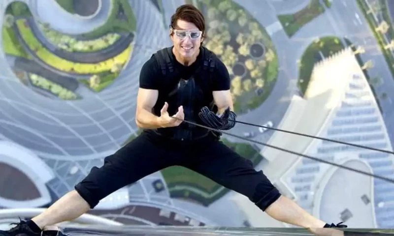 Tom Cruise to perform daring stunt at 2024 Paris Olympics closing ceremony