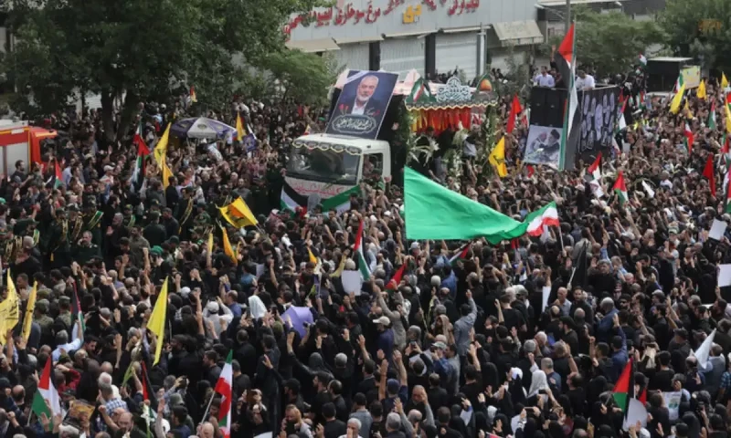 Hundreds in Qatar farewell slain Hamas chief