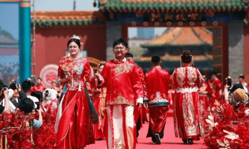 چینی یونی ورسٹی نے شادی میں ڈگریاں دینا شروع کردیں – World