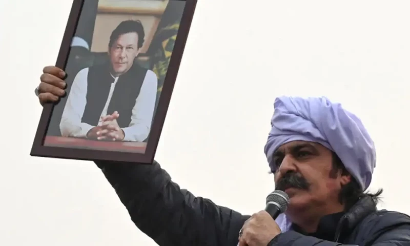 Three-member committee formed after complaints about &lsquo;poor&rsquo; governance in KP