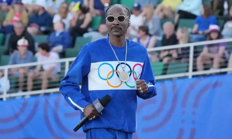 Snoop Dogg&rsquo;s getting &lsquo;$8m payday&rsquo; for promoting Olympics