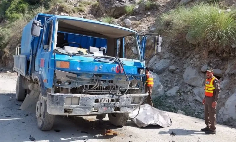 Two passengers killed in bus-truck collision in Bahawalpur