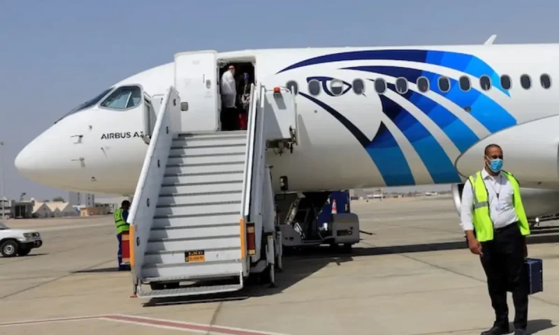 UK, Egypt warn airlines to avoid Iranian, Lebanese airspace amid conflict fears