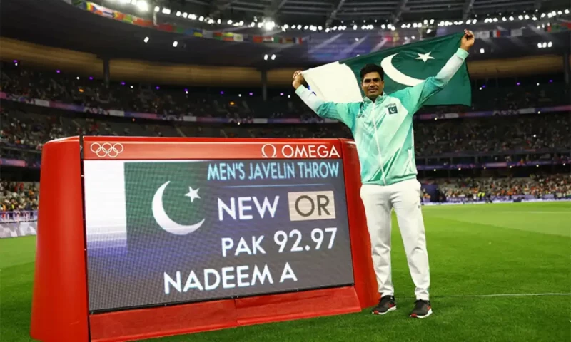 Javelin star Arshad Nadeem secures Pakistan first gold after 40 years