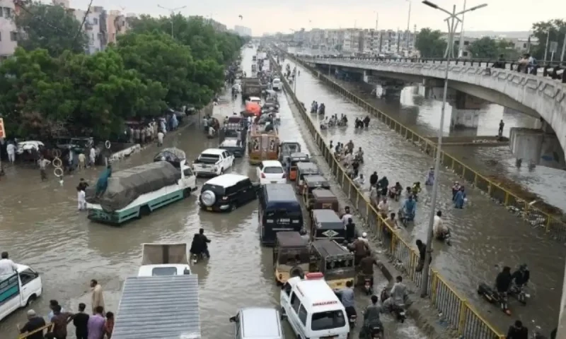 Karachi, Islamabad, Lahore experience intermittent heavy rainfall