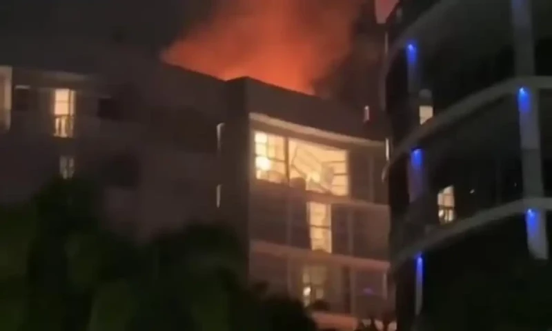 Pilot dead after helicopter crashes into hotel in Australia