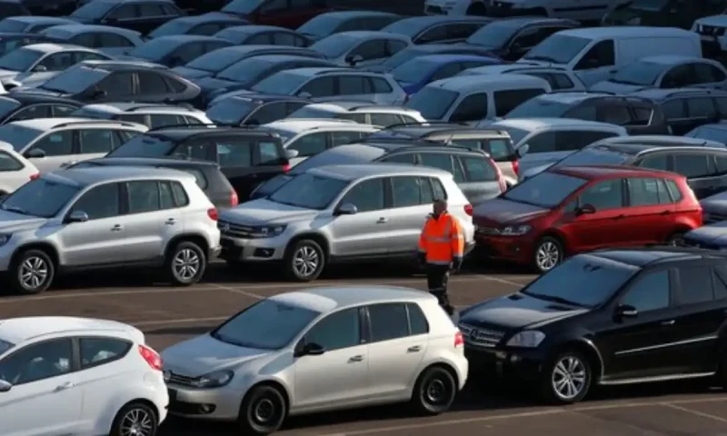 Pakistan auto sales dip by 36% in July 2024