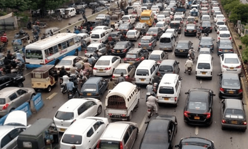 Traffic jam paralyzes Abottabad-Muree road