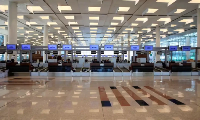 Pakistan to stop UAE visitors violating visa rules at airports