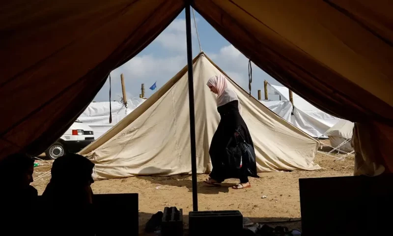 UAE provides aid to Palestinians displaced in Gaza
